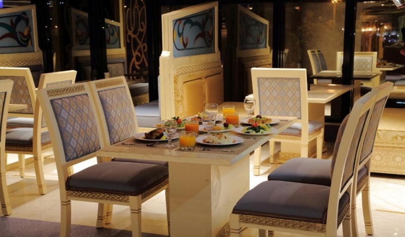 مطعم فندق مونتانا العزيزية