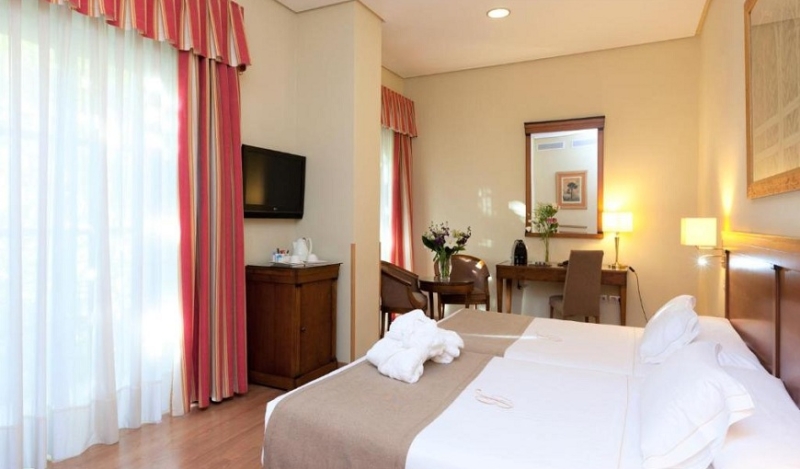 hotel bécquer Room