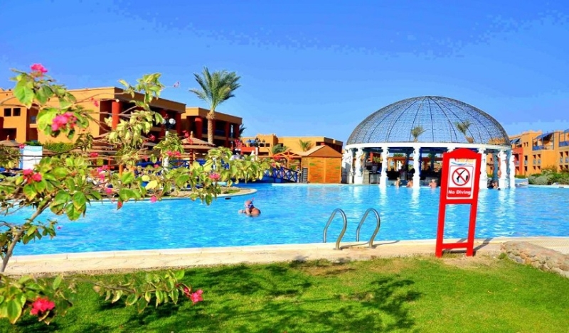 حمام سباحة فندق تيتانك بالاس 