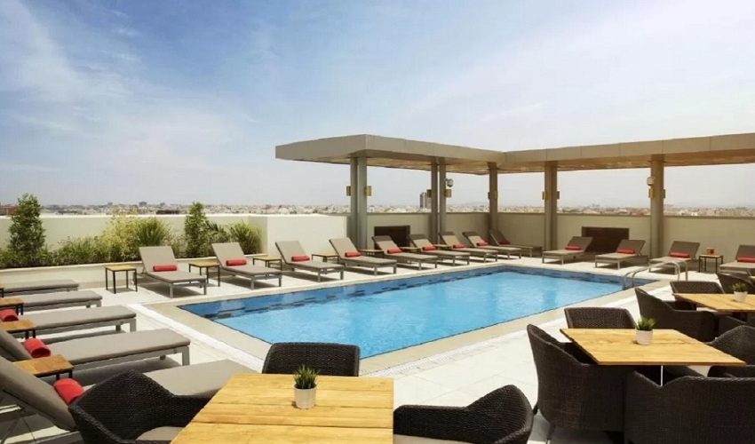 Centro Salama Jeddah by Rotana Pool
