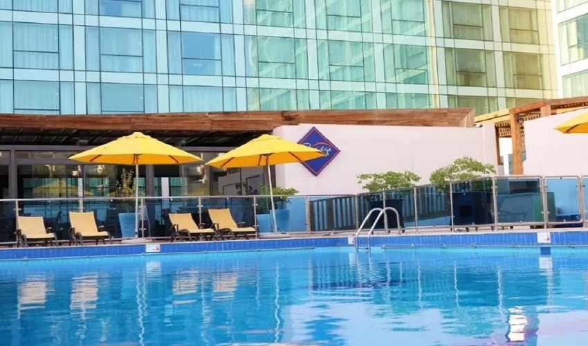 Crowne Plaza Jeddah Pool