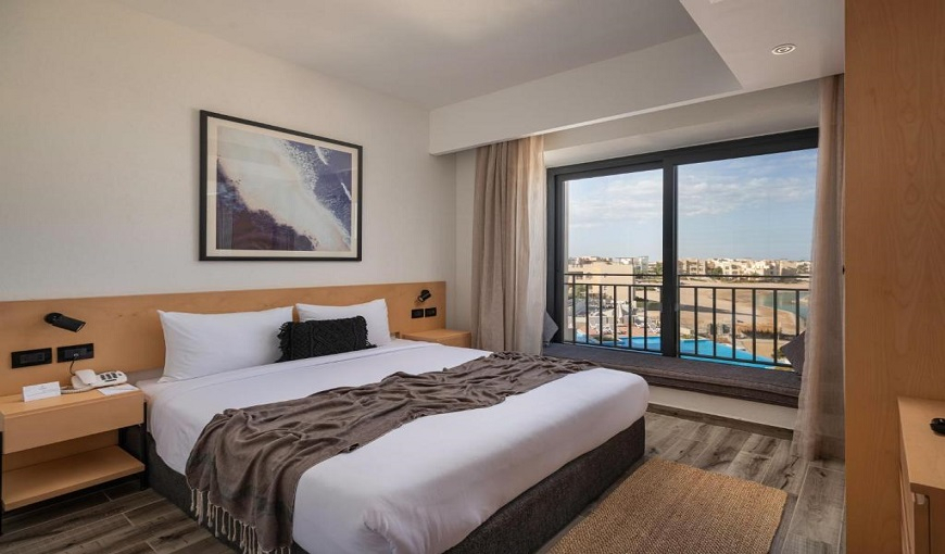 Creek Hotel Room