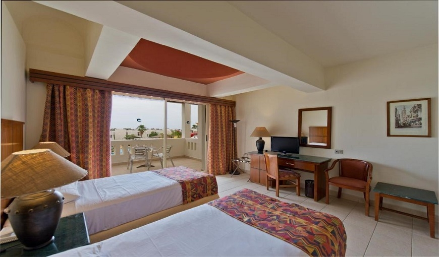 Amphoras Aqua Room