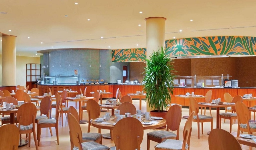 Doubletree By Hilton Sharks Bay Resort Restaurant