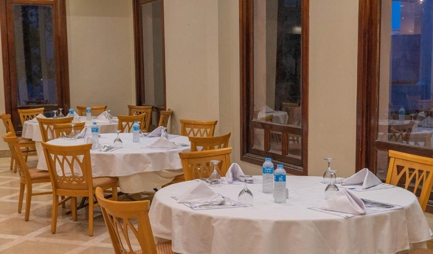 Tamra Beach Hotel Restaurant