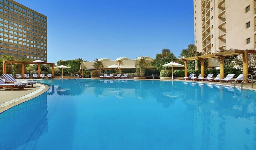 فندق كونراد القاهرة المسبح
