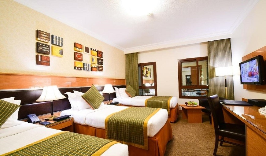 Golden Tulip Al Shakreen Triple Room