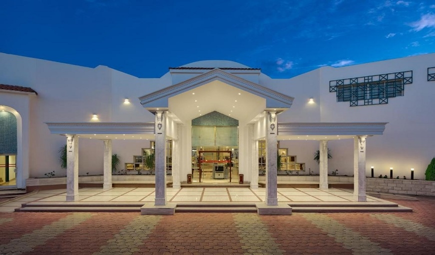 Dreams Beach Hotel