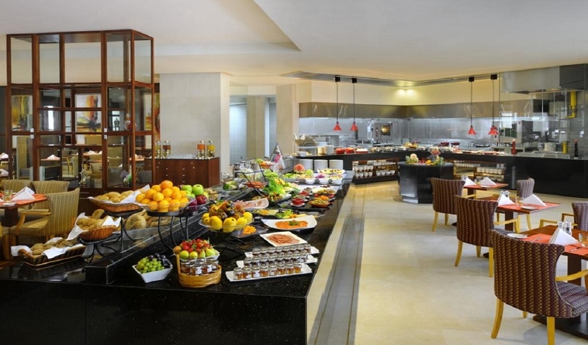 Crowne Plaza Dubai Jumeirah restaurant