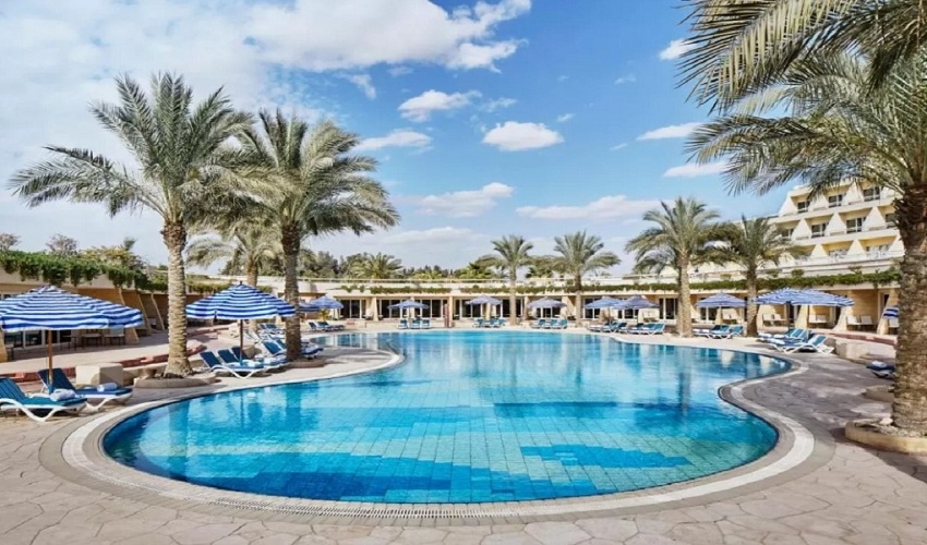 فندق جي دبليو ماريوت القاهرة المسبح