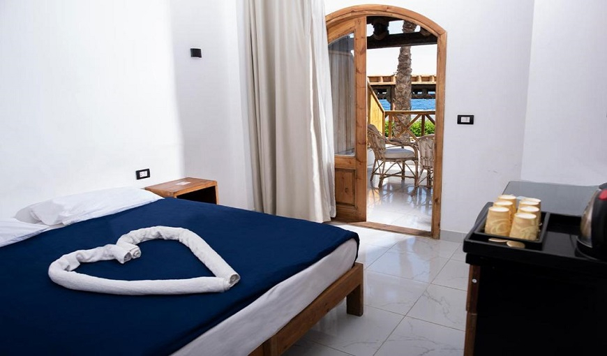 Penguin Hotel Single Room