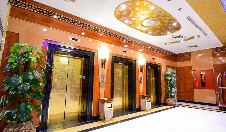 Golden Tulip Al Shakreen Elevator