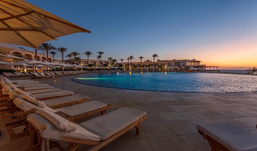 Cleopatra Hotel Pool