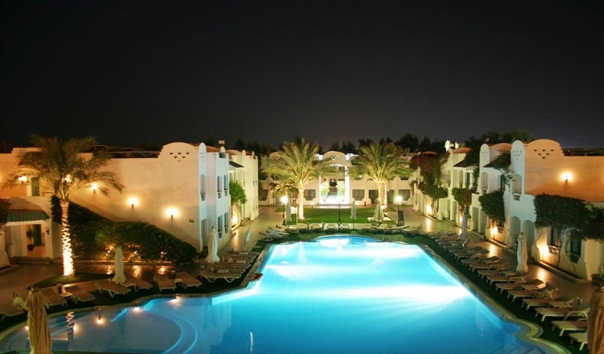 Falcon Hills Hotel Pool