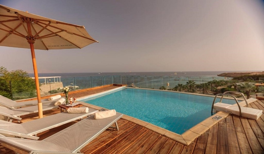 Royal Savoy Hotel Pool