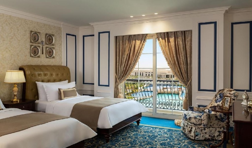 غرفة نوم فندق سانت ريجيس الماسة