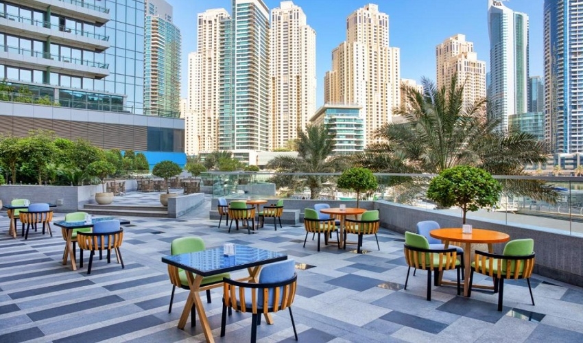 Crowne Plaza Dubai Marina Cafe